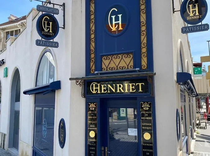 Les Tourelles 3* Биарриц