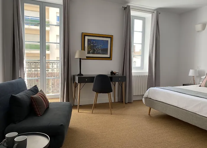 Les Tourelles Гостевой дом 3*