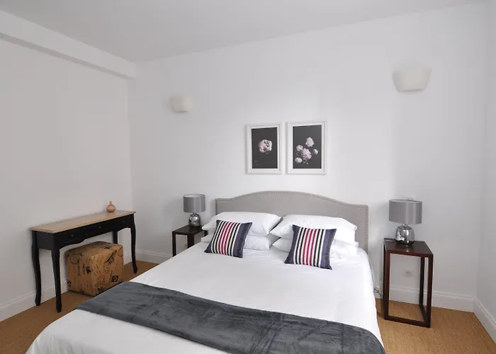 Les Tourelles Pensionat 3*